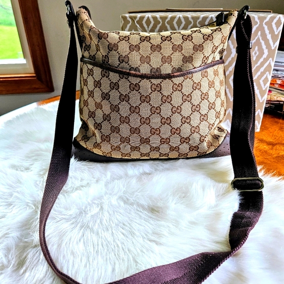 Gucci vintage perforated crossbody bag - Picture 4 of 15